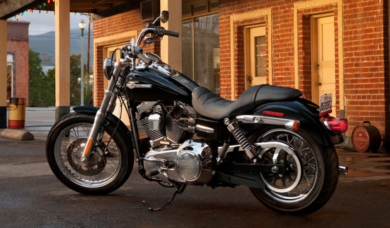 Harley Davidson Dyna Super Glide Custom 2013 lleno