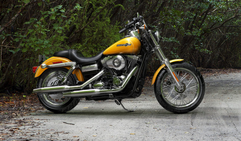 Harley Davidson Dyna Super Glide Custom 2013 lleno