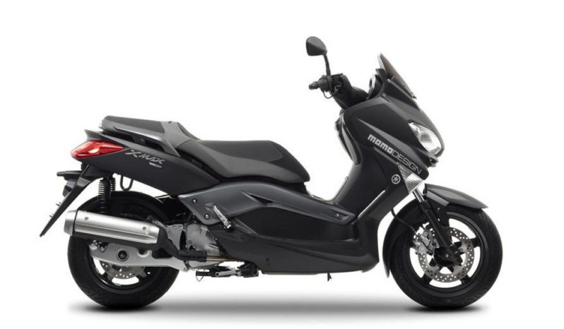 Yamaha X-Max 125 Momodesign 2013 lleno