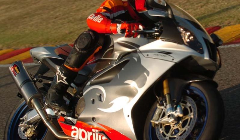 Aprilia RSV 1000 R Factory 2006 lleno