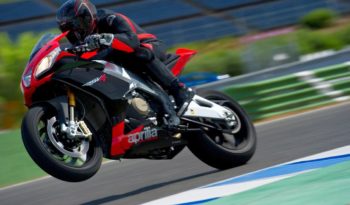 Aprilia RSV4 Factory APRC 2010 lleno