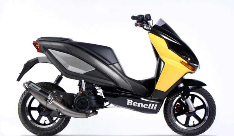 Benelli 49 X 2009 lleno