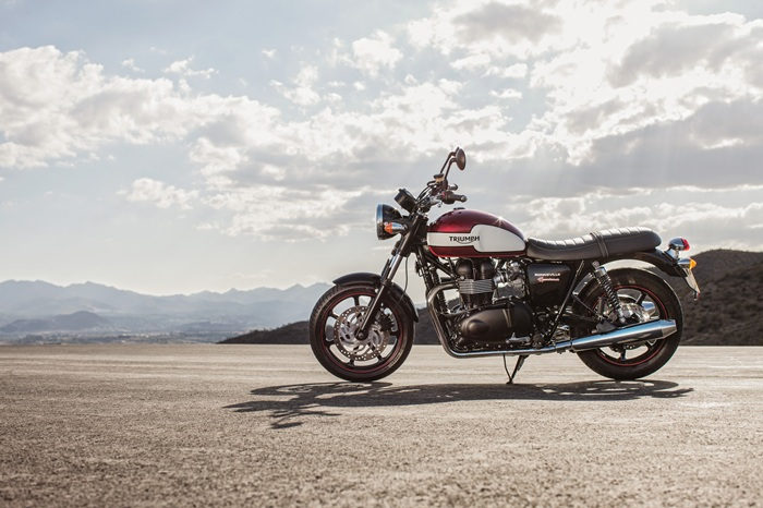 Triumph Bonneville Newchurch 2015 lleno