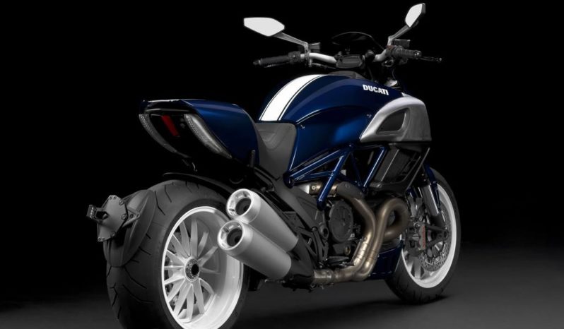 Ducati Diavel 2013 lleno