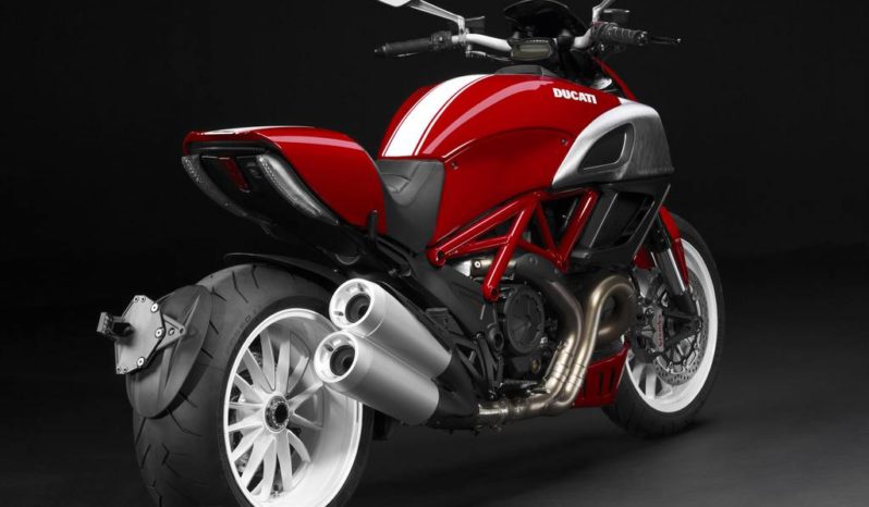 Ducati Diavel 2013 lleno