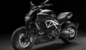 Ducati Diavel AMG 2011 lleno