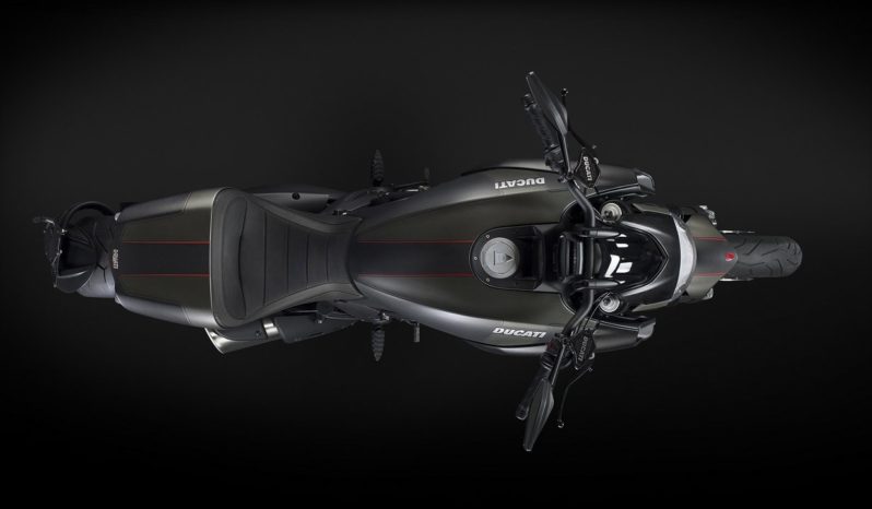 Ducati Diavel Carbon 2016 lleno