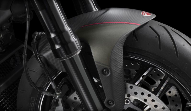 Ducati Diavel Carbon 2016 lleno