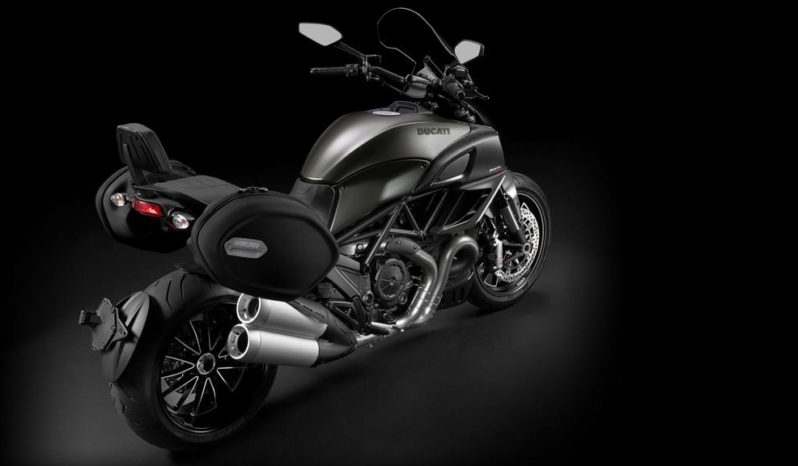 Ducati Diavel Strada 2013 lleno