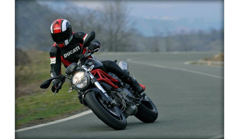 Ducati Monster 796 2010 lleno
