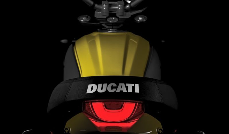Ducati Scrambler Full Throttle 2015 lleno