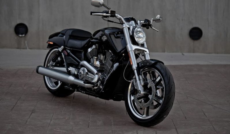 Harley Davidson V-Rod 2012 lleno