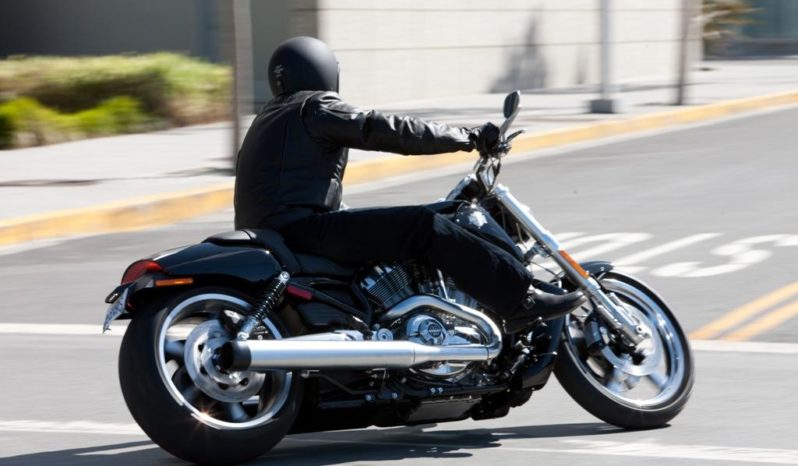 Harley Davidson V-Rod 2012 lleno