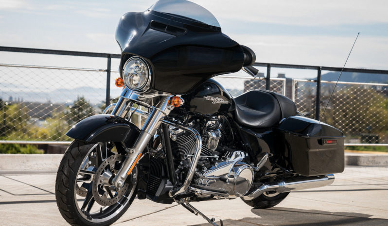 Harley Davidson Street Glide 2017 lleno