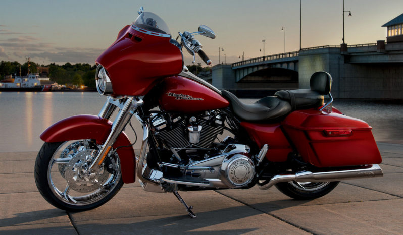 Harley Davidson Street Glide 2017 lleno