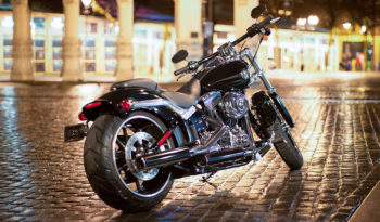 Harley Davidson Softail Breakout 2015 lleno