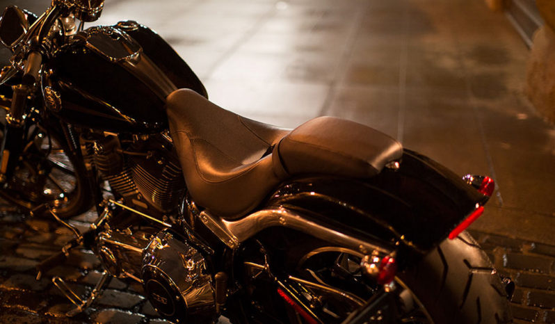 Harley Davidson Softail Breakout 2015 lleno