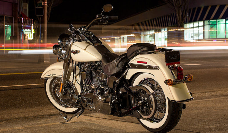 Harley Davidson Softail Deluxe 2015 lleno