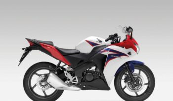 Honda CBR125R 2011 lleno