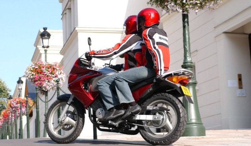 Honda XL125V Varadero 2011 lleno