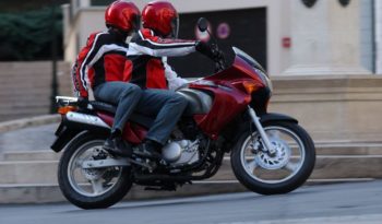 Honda XL125V Varadero 2011 lleno