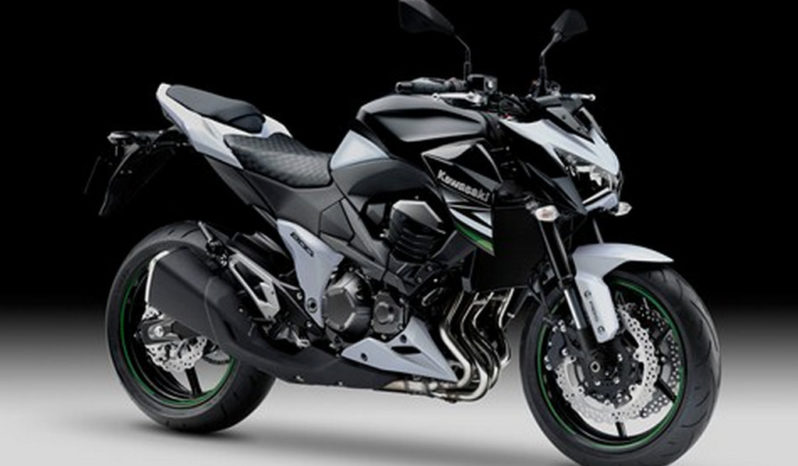 Kawasaki Z800 2013 lleno