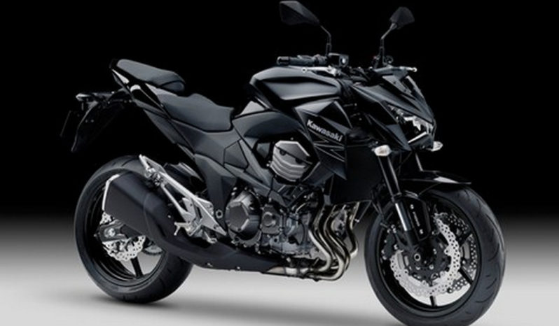 Kawasaki Z800 e 48 cv 2013 lleno