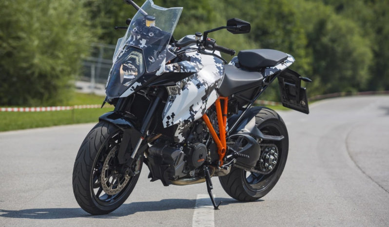 KTM 1290 Super Duke GT 2016 lleno