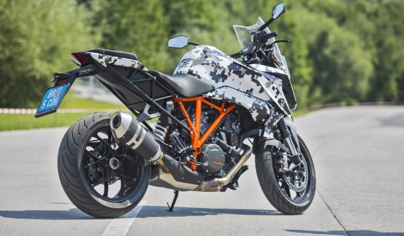 KTM 1290 Super Duke GT 2016 lleno