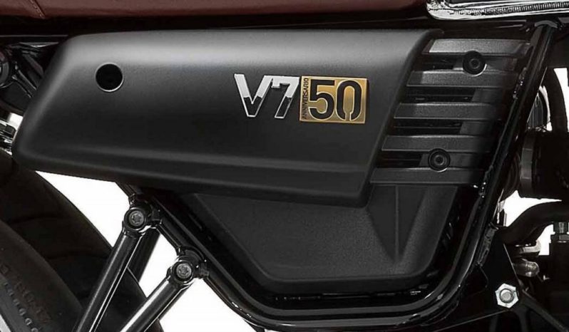 Moto Guzzi V7 III Aniversario 2017 lleno