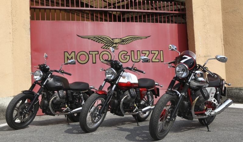 Moto Guzzi V7 Racer 2012 lleno