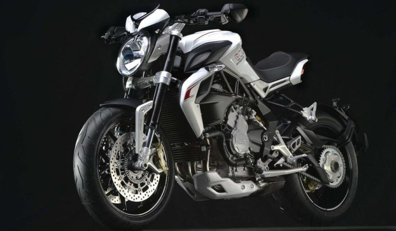 MV Agusta Brutale 800 Dragster 2014 lleno