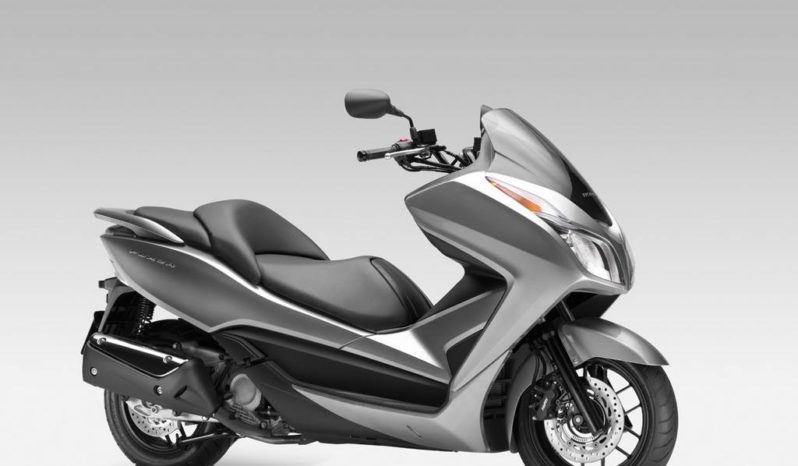 Honda NSS300 Forza C-ABS 2013 lleno