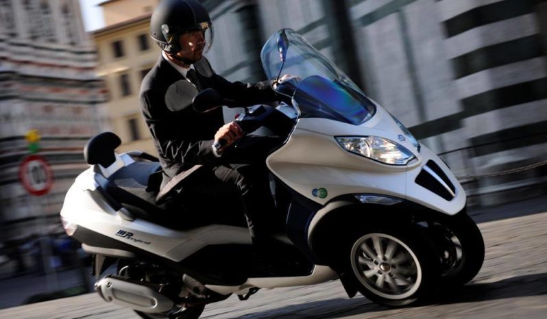 Piaggio MP3 300 Hybrid LT 2010 lleno