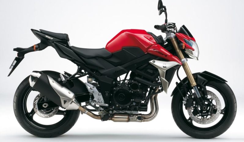 Suzuki GSR 750 2011 lleno