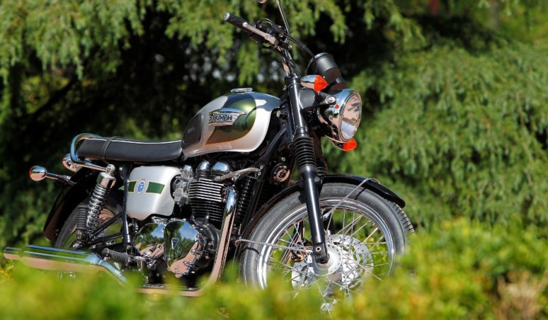 Triumph Bonneville T100 110th Aniversario 2012 lleno