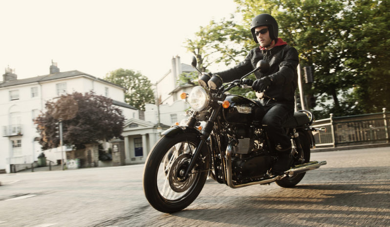 Triumph Bonneville T100 Black 2014 lleno