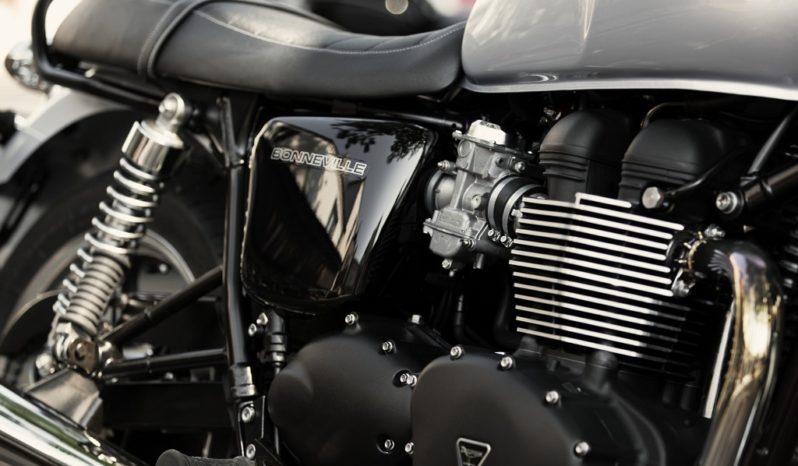 Triumph Bonneville 2014 lleno