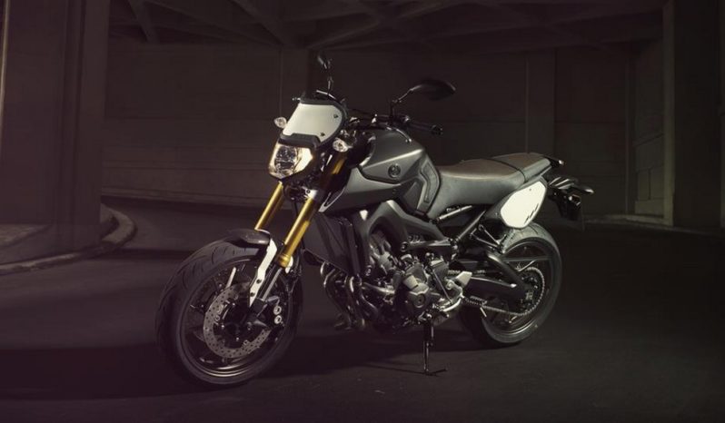 Yamaha MT-09 Sport Tracker 2014 lleno