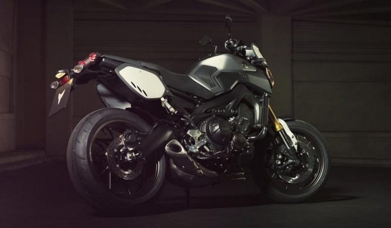 Yamaha MT-09 Sport Tracker 2014 lleno