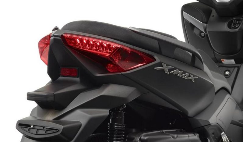 Yamaha X-Max 400 Momodesign 2014 lleno