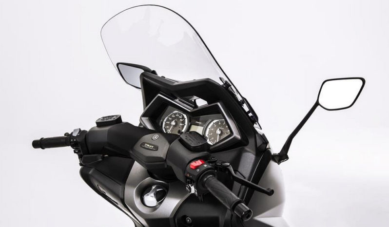 Yamaha T-Max Iron Max ABS 2015 lleno