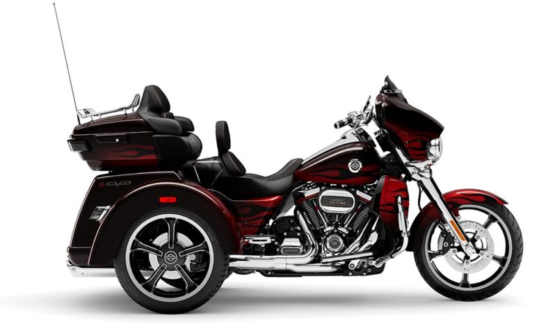 Ficha técnica de la moto Harley Davidson Touring CVO Tri Glide 2022